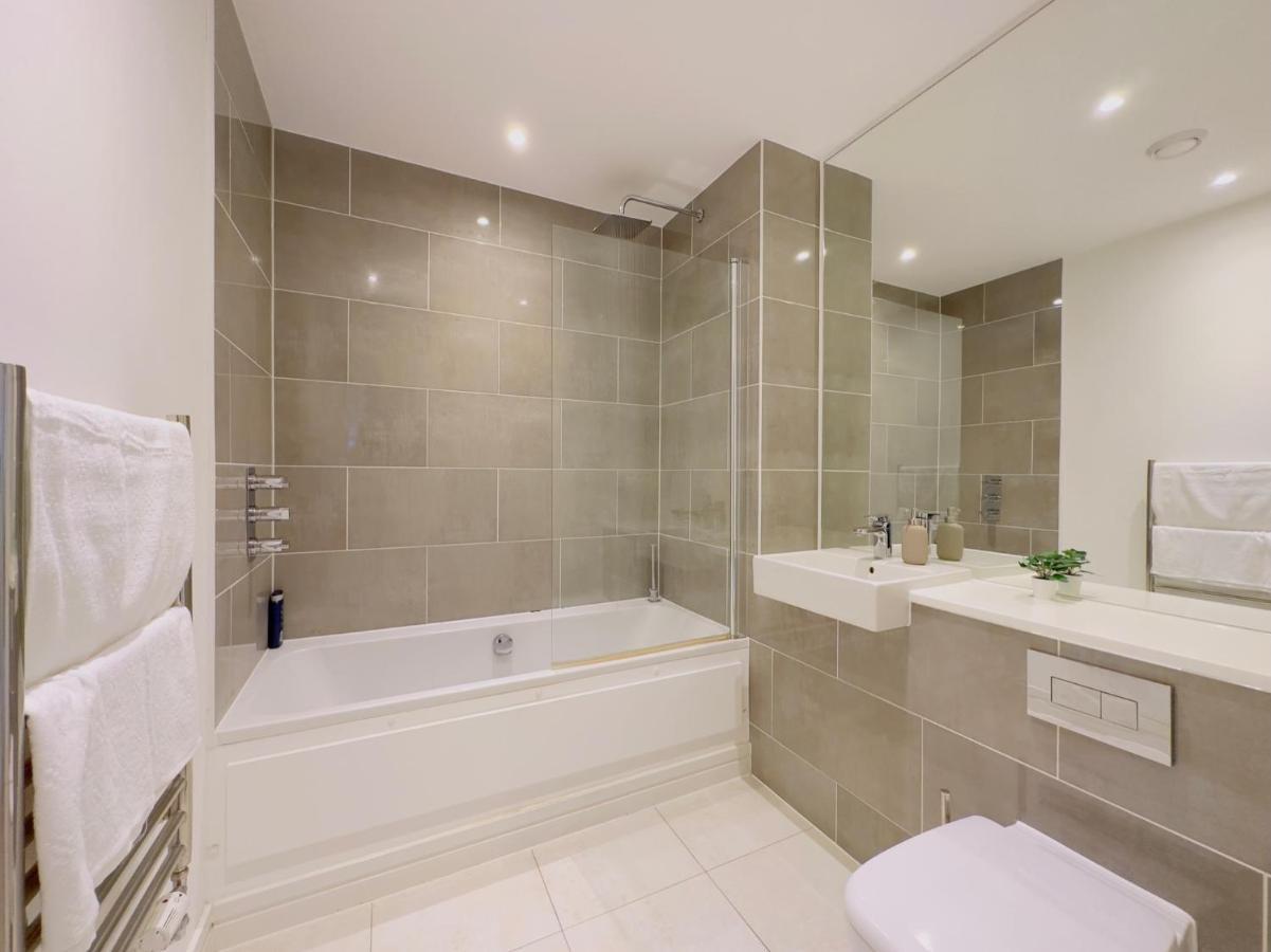 Apartamento Luxurious Comfy Penthouse - Steps To East Croydon Train Station - Views Exterior foto